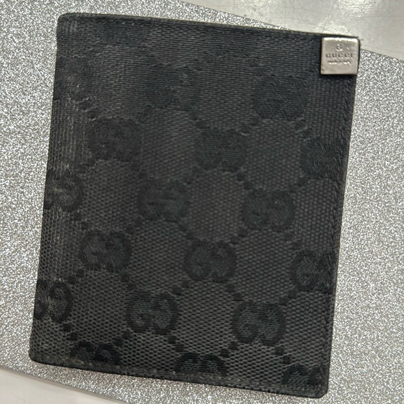 GUCCI ULTRA RARE pull out card holder wallet 🖤 - Picture 14 of 14